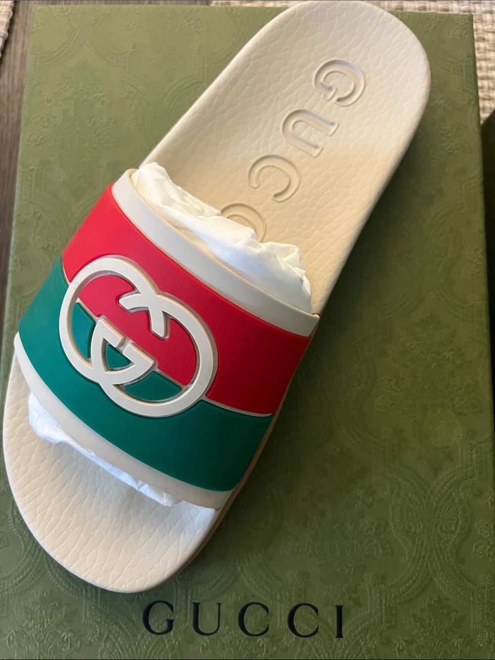 Gucci Women’s Green & Red Interlocking G Slide Sandals - Picture 4 of 4